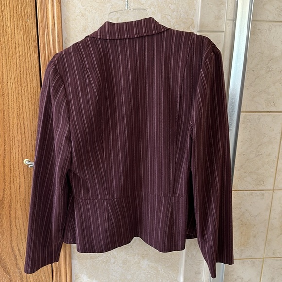 Dress 3 piece suit short jacket, skirt and pants size 11/12 - Picture 4 of 5